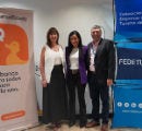 tres ejecutivos de banco estado posando para fotografía