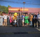 grupo de personas frente nueva sucursal Romeral