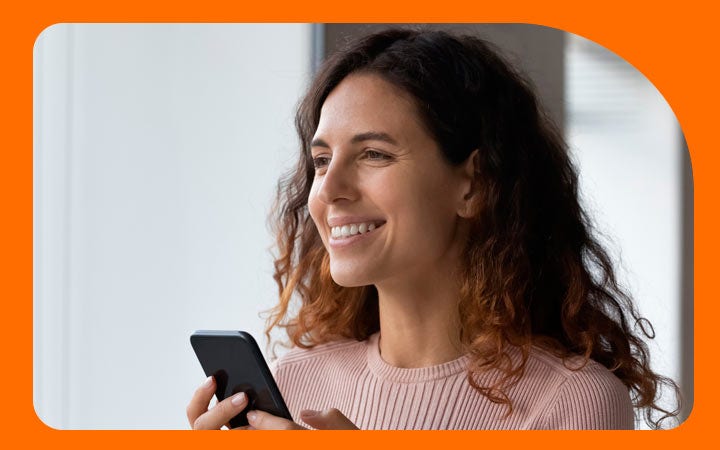 Persona usando el simulador de depósito a plazo BancoEstado desde la App