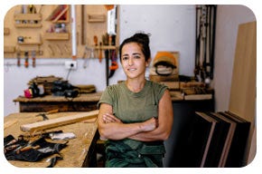 Mujer en su taller