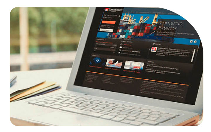 Computador en escritorio