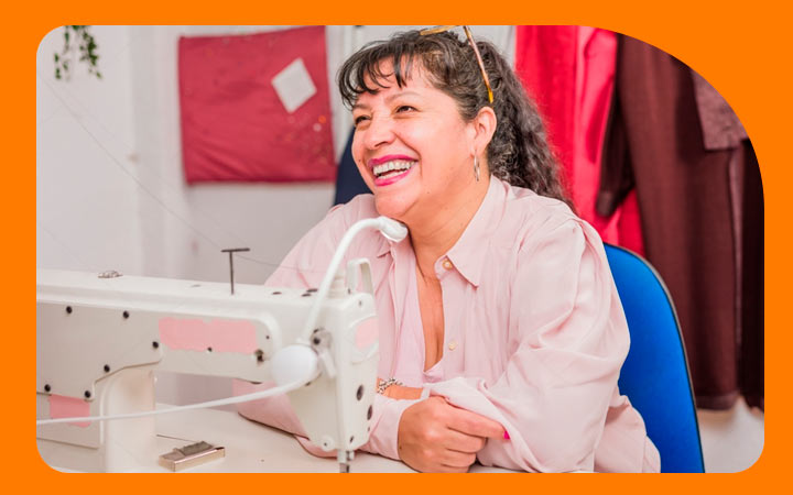 Mujer adulta sonriendo
