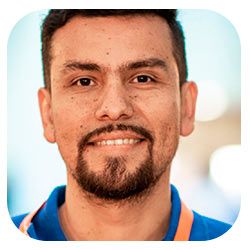 Hombre sonriendo 