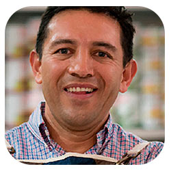 Hombre sonriendo 
