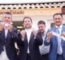 Ejecutivos de BancoEstado frente a nueva sucursal Alhué