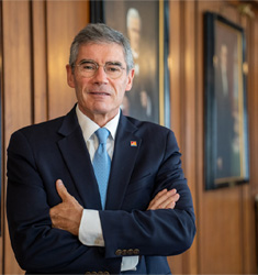 Mario Farren, presidente de BancoEstado, en retrato institucional